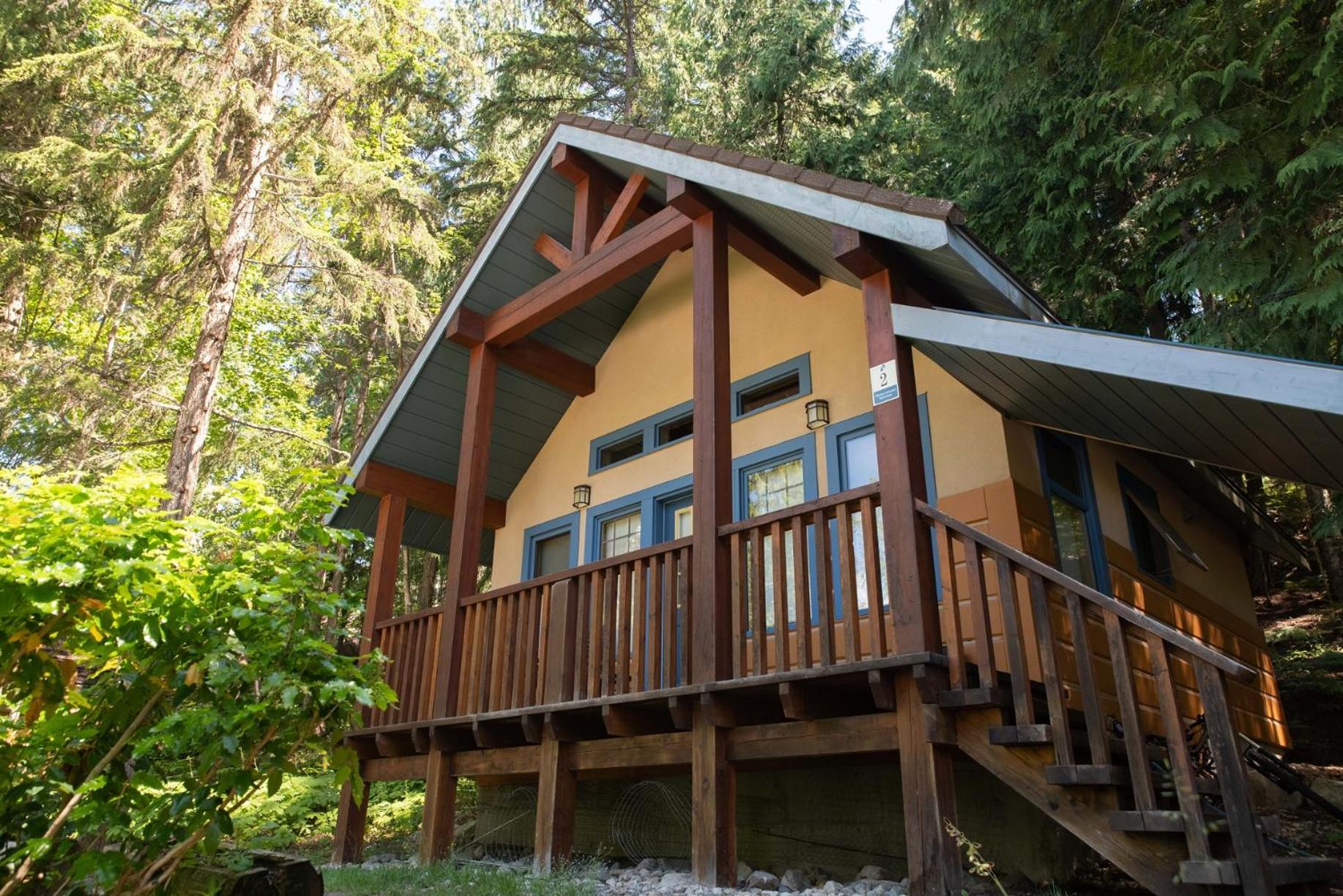 Halcyon Hot Springs Resort