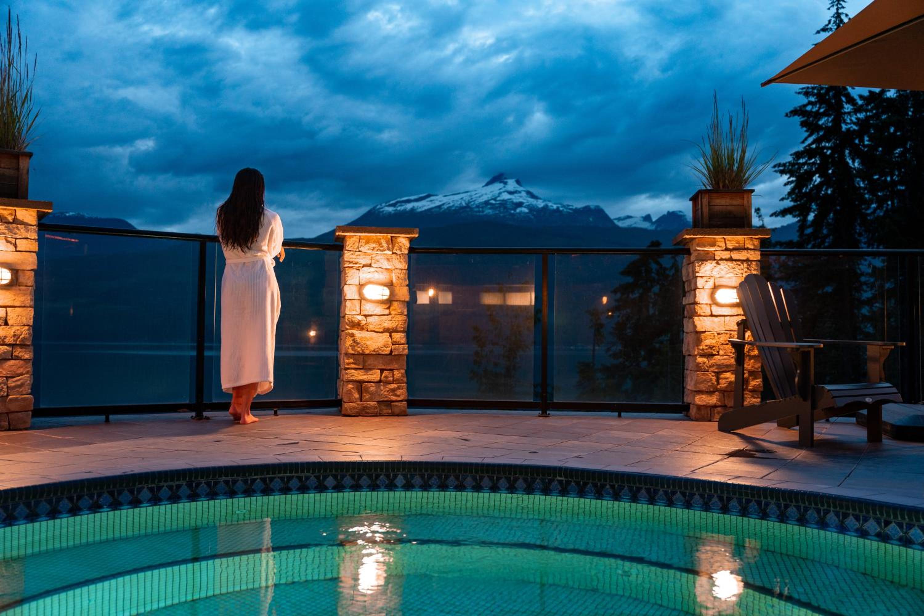 Halcyon Hot Springs Resort