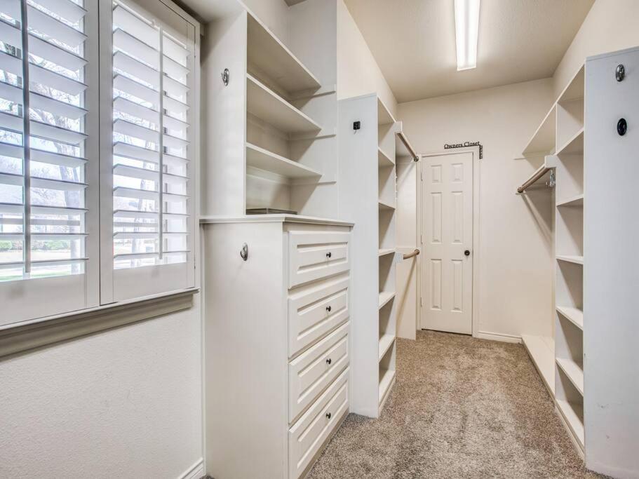 Dallas / Fort Worth Vacations - Executive home w/Study  pool near Lake - Property Image 5