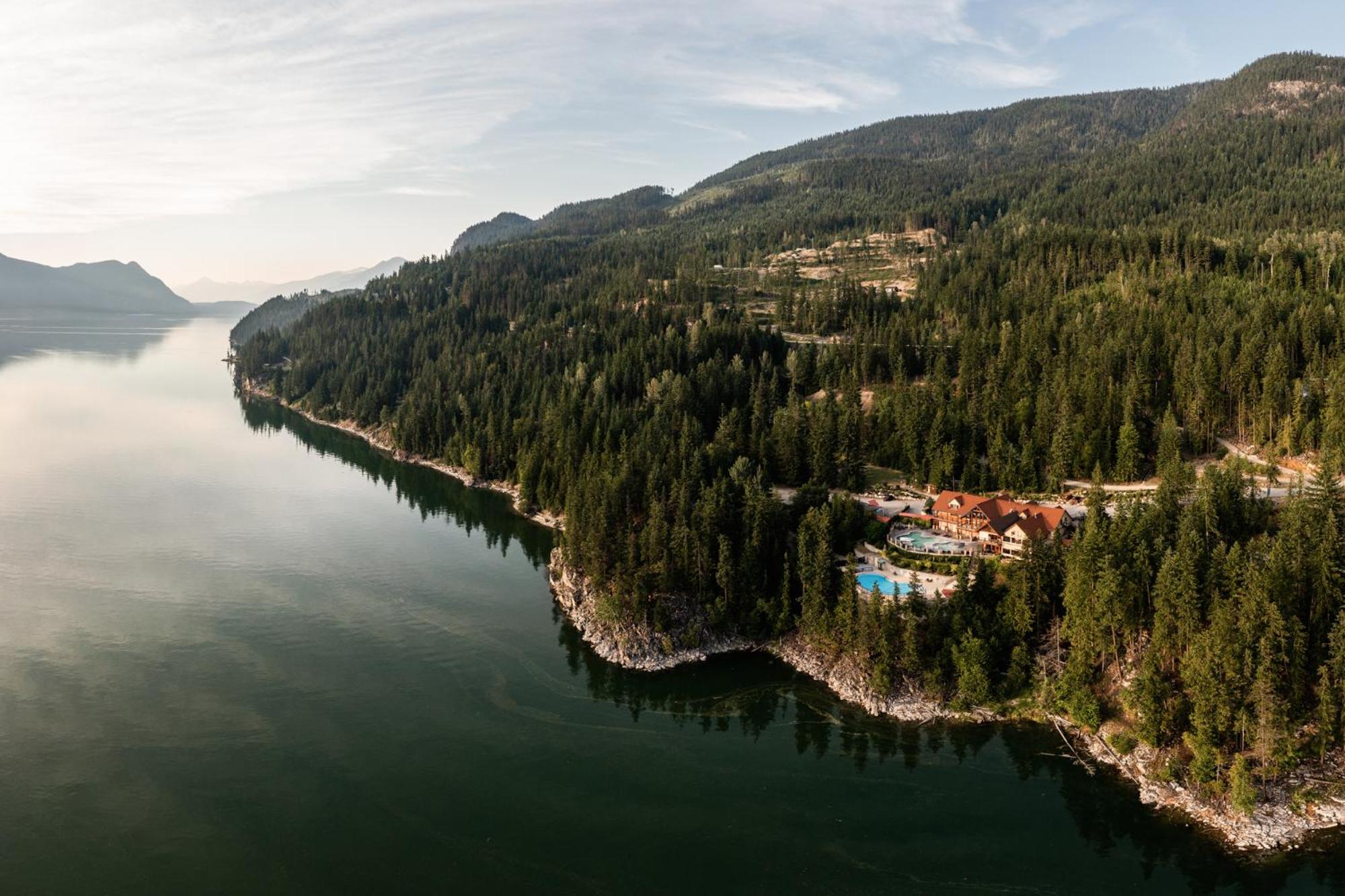 Halcyon Hot Springs Resort