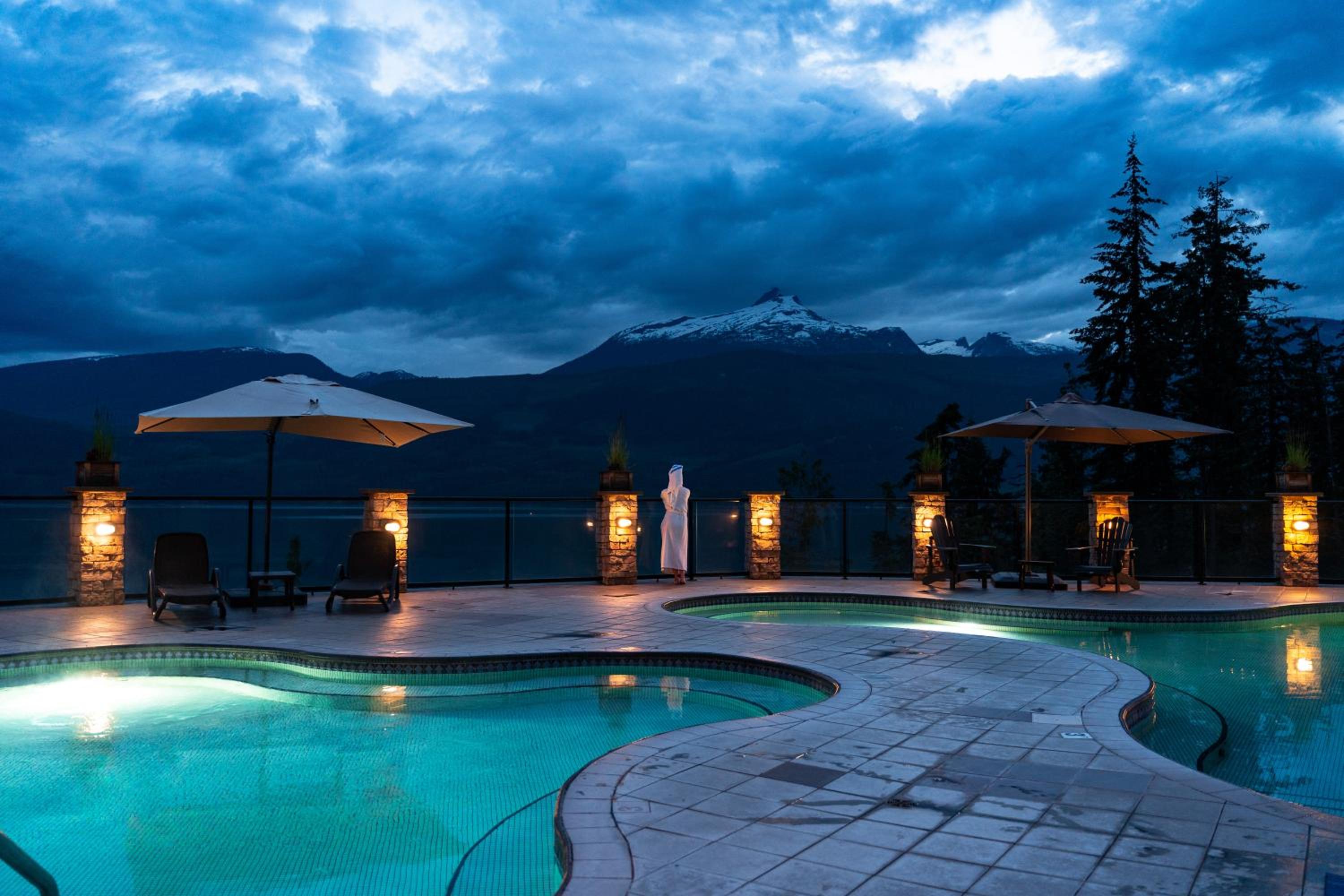 Halcyon Hot Springs Resort