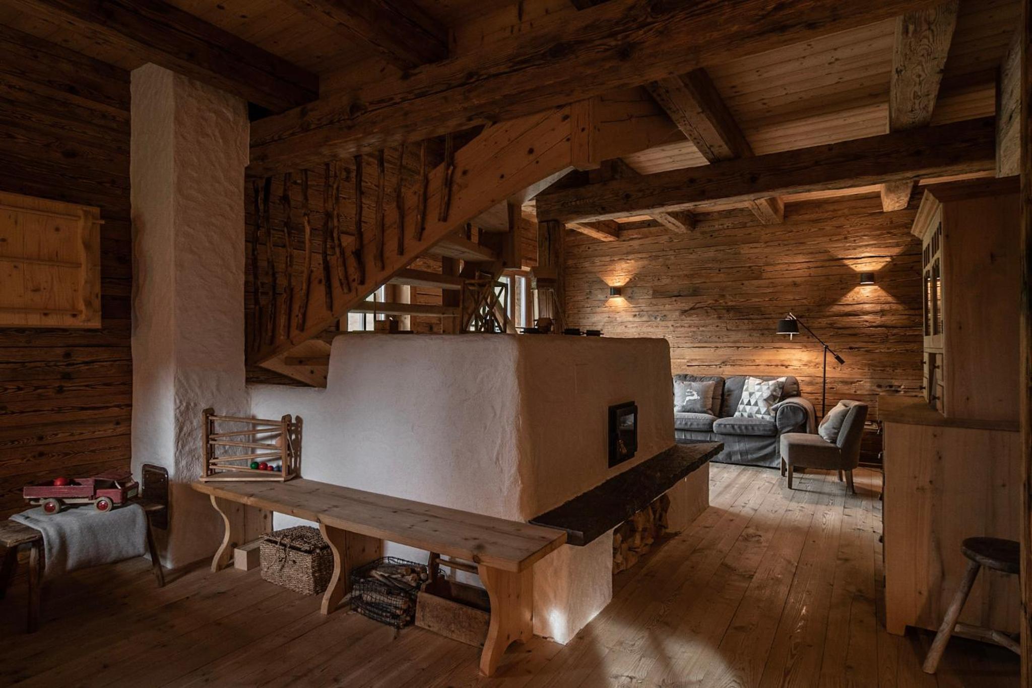 ChaletWK - Luxury old wood mountain chalet in a sunny secluded location with gym, sauna & whirlpool