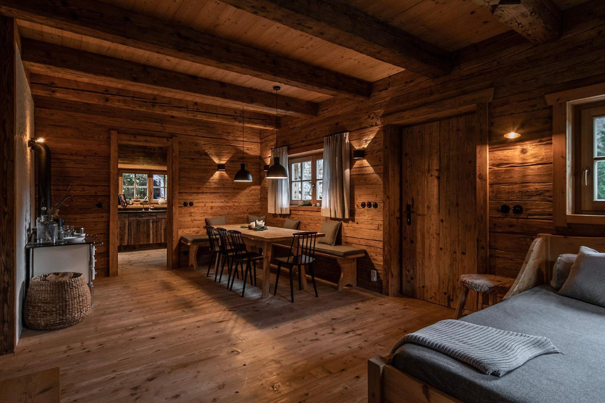 ChaletWK - Luxury old wood mountain chalet in a sunny secluded location with gym, sauna & whirlpool