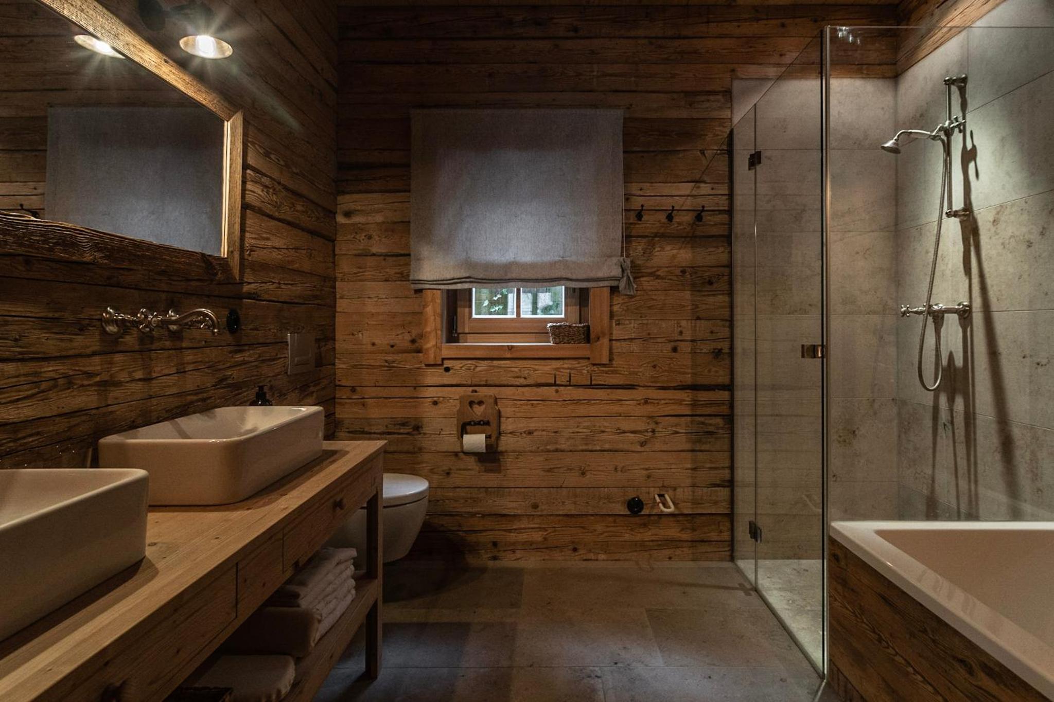 ChaletWK - Luxury old wood mountain chalet in a sunny secluded location with gym, sauna & whirlpool