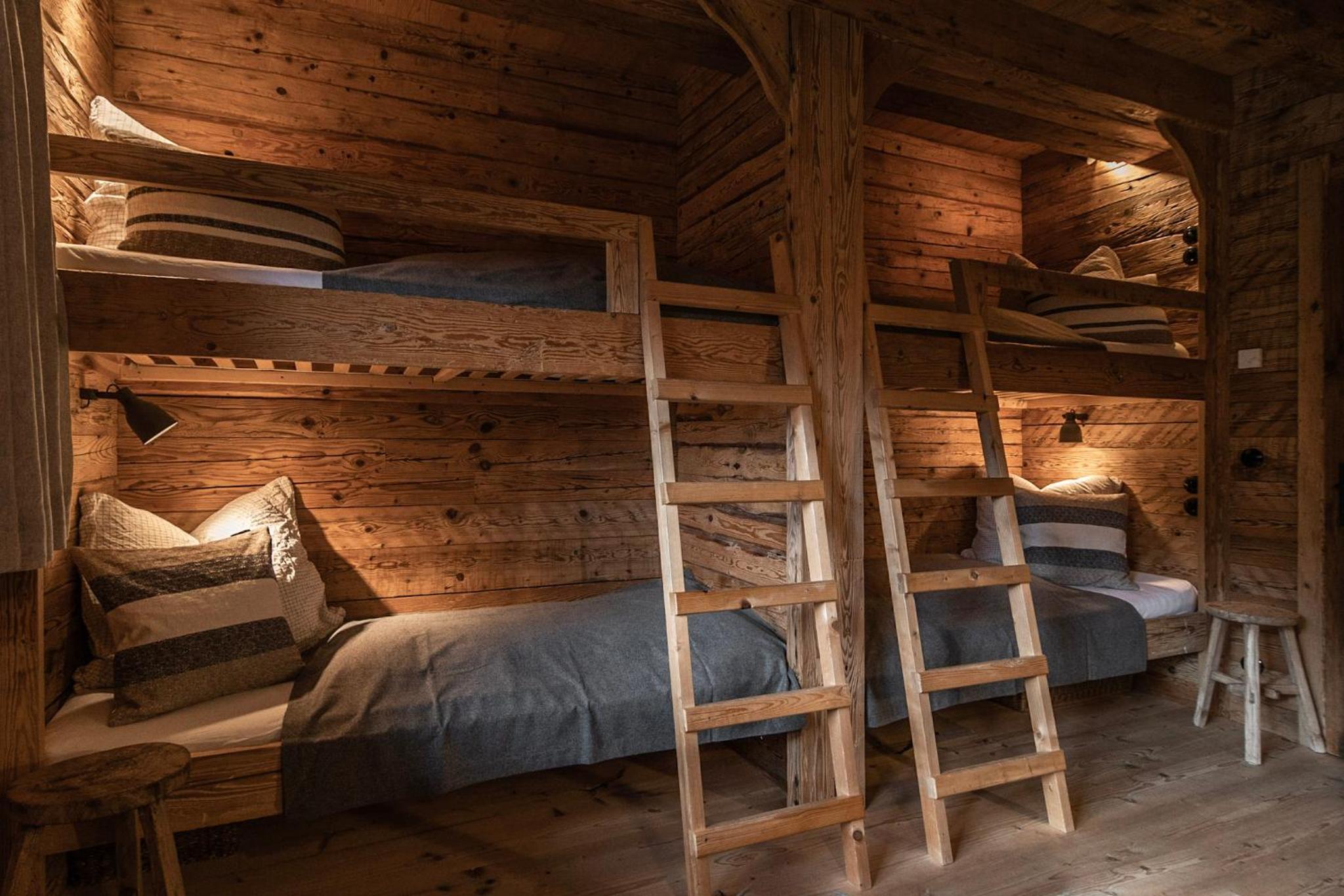 ChaletWK - Luxury old wood mountain chalet in a sunny secluded location with gym, sauna & whirlpool