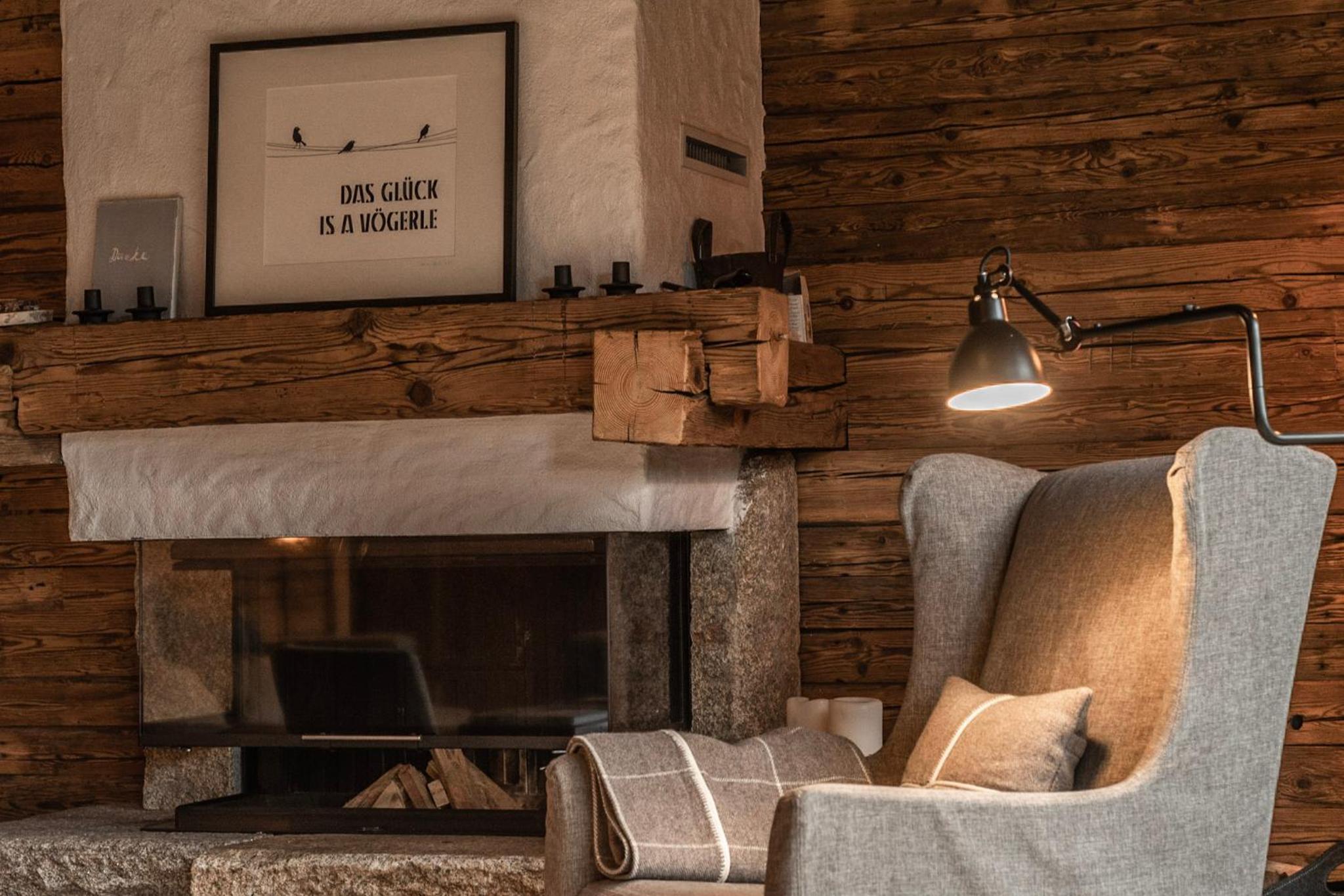 ChaletWK - Luxury old wood mountain chalet in a sunny secluded location with gym, sauna & whirlpool