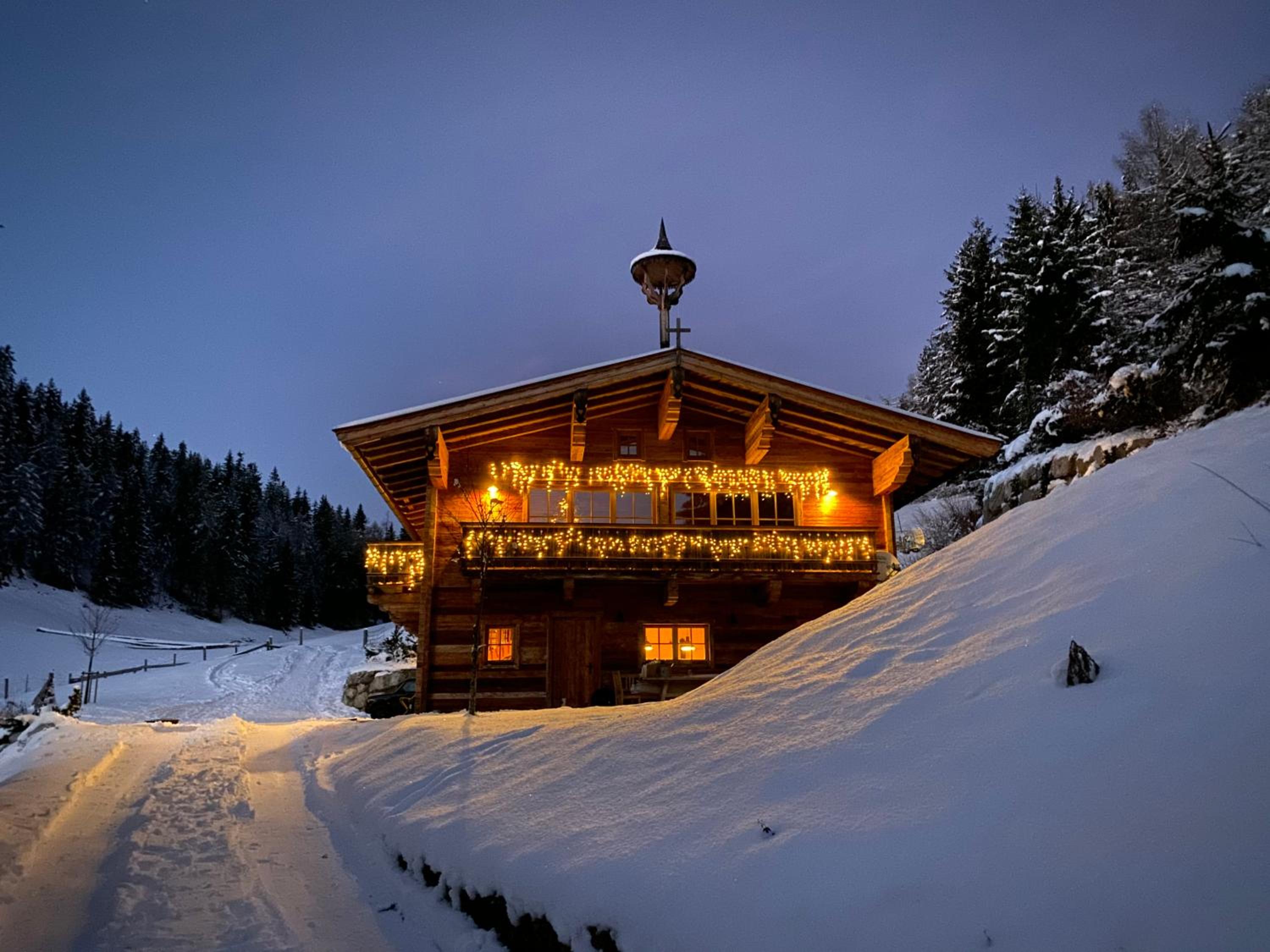 ChaletWK - Luxury old wood mountain chalet in a sunny secluded location with gym, sauna & whirlpool