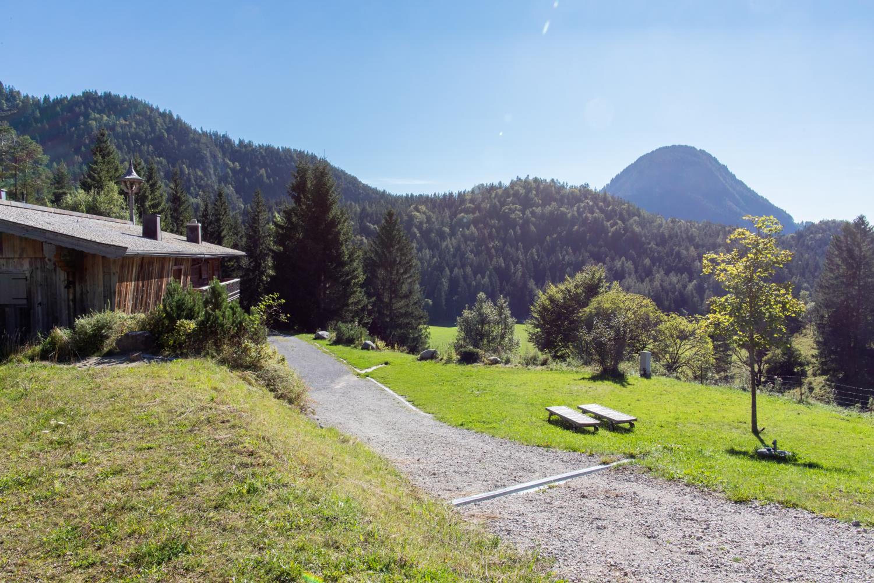 ChaletWK - Luxury old wood mountain chalet in a sunny secluded location with gym, sauna & whirlpool