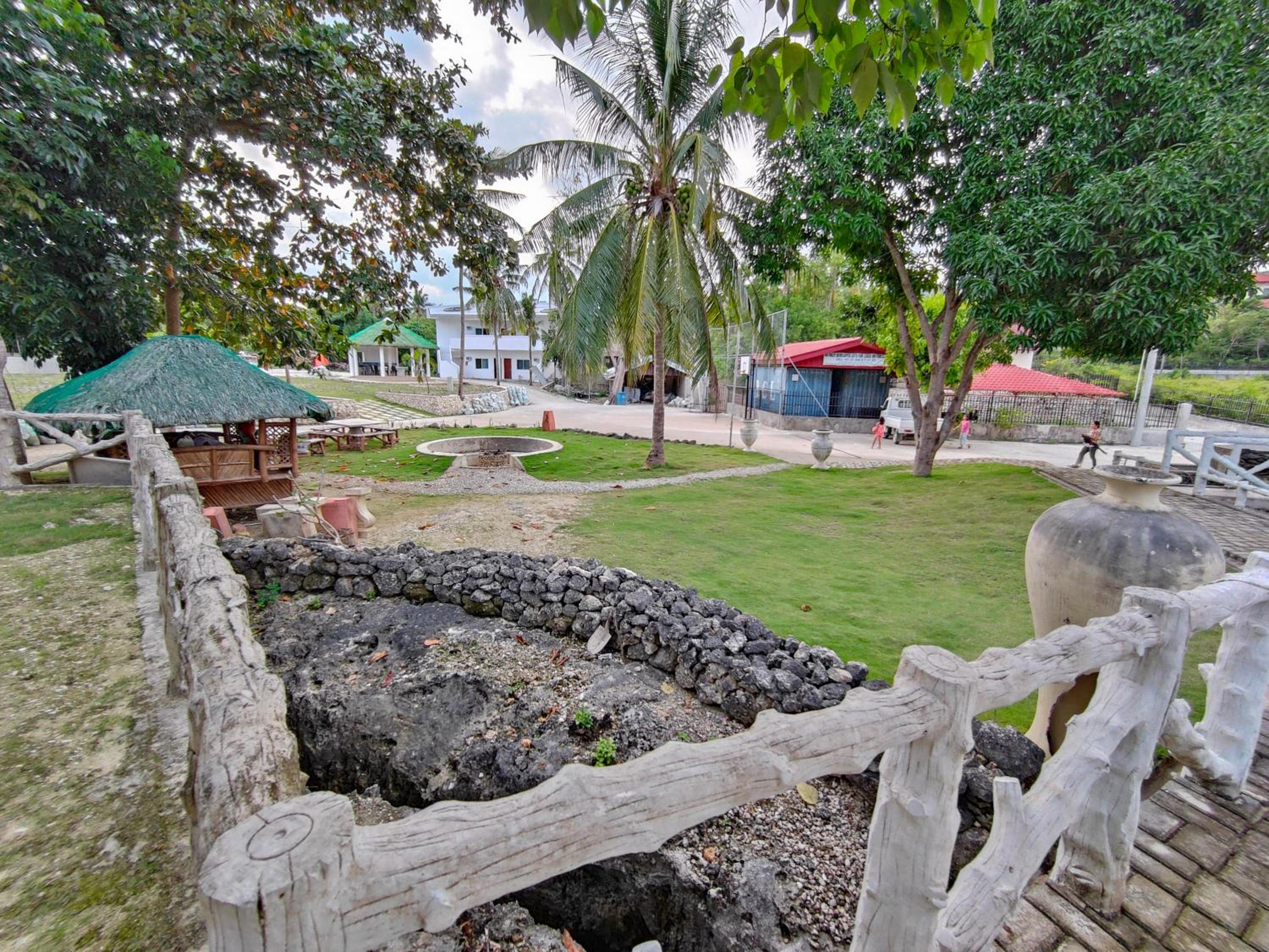 Meili Beach Resort