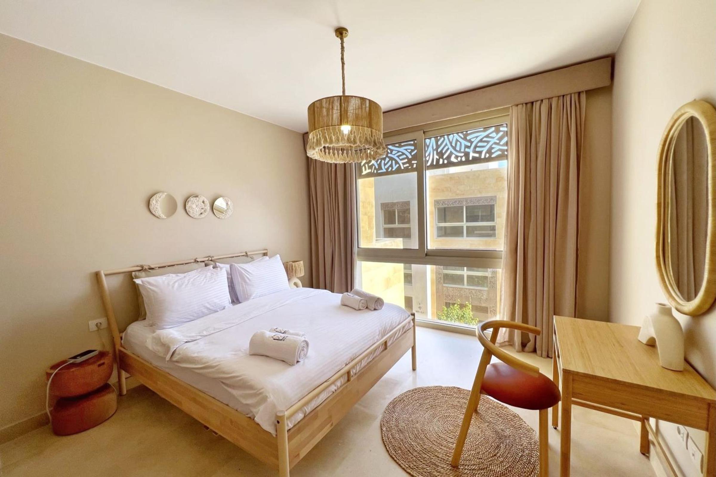 Dazzling 2 BDR w Rooftop Mangroovy Free Pool & Beach Access