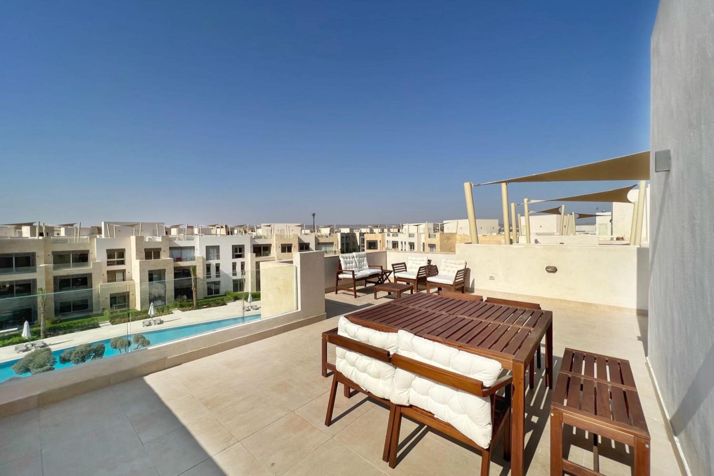 Dazzling 2 BDR w Rooftop Mangroovy Free Pool & Beach Access