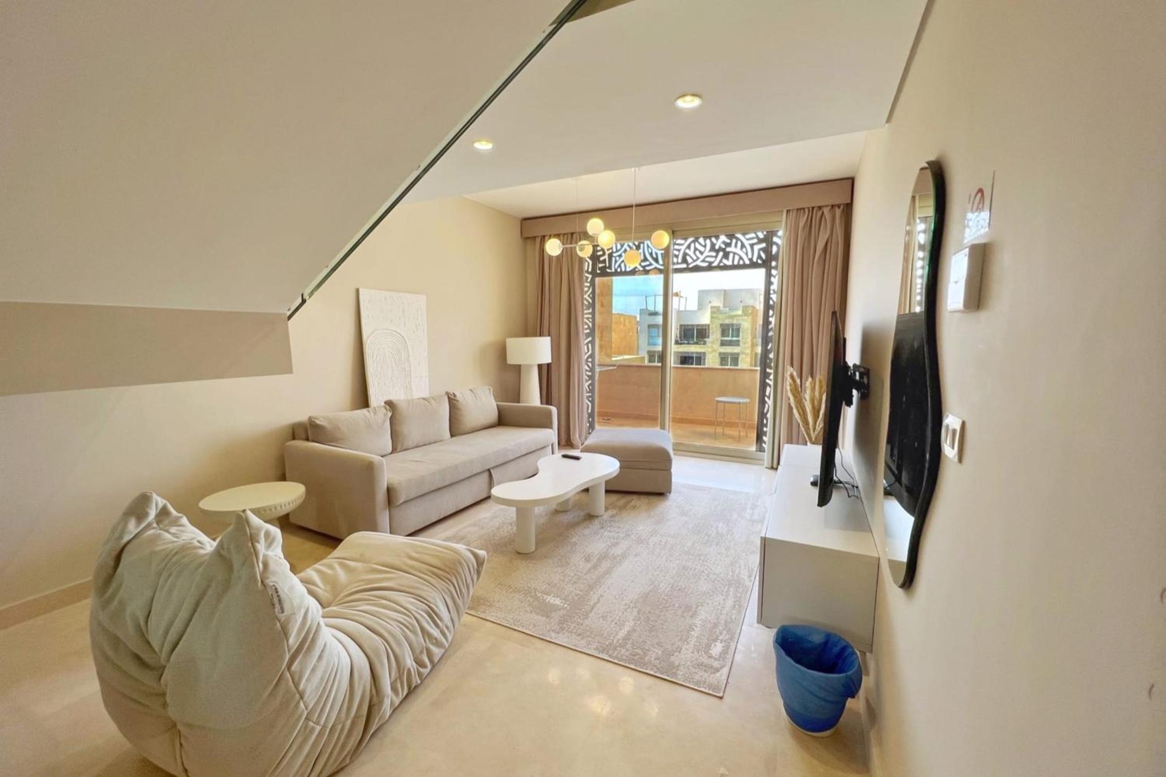 Dazzling 2 BDR w Rooftop Mangroovy Free Pool & Beach Access