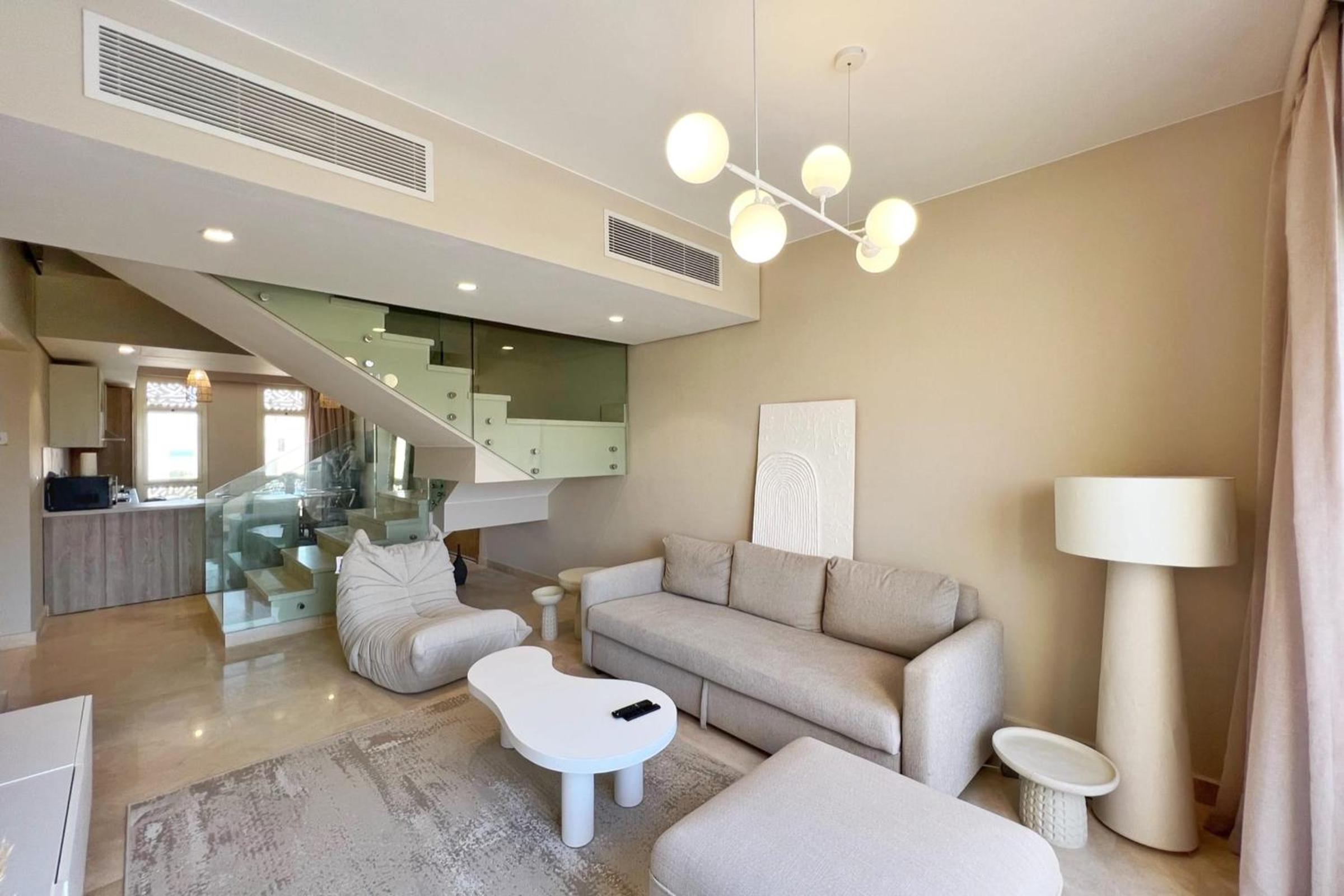 Dazzling 2 BDR w Rooftop Mangroovy Free Pool & Beach Access