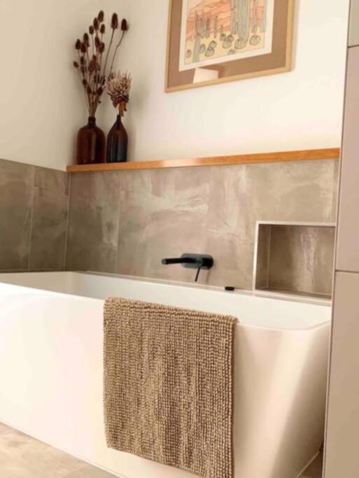 Scandi at Stieglitz Sleeps 6 Modern & Stylish