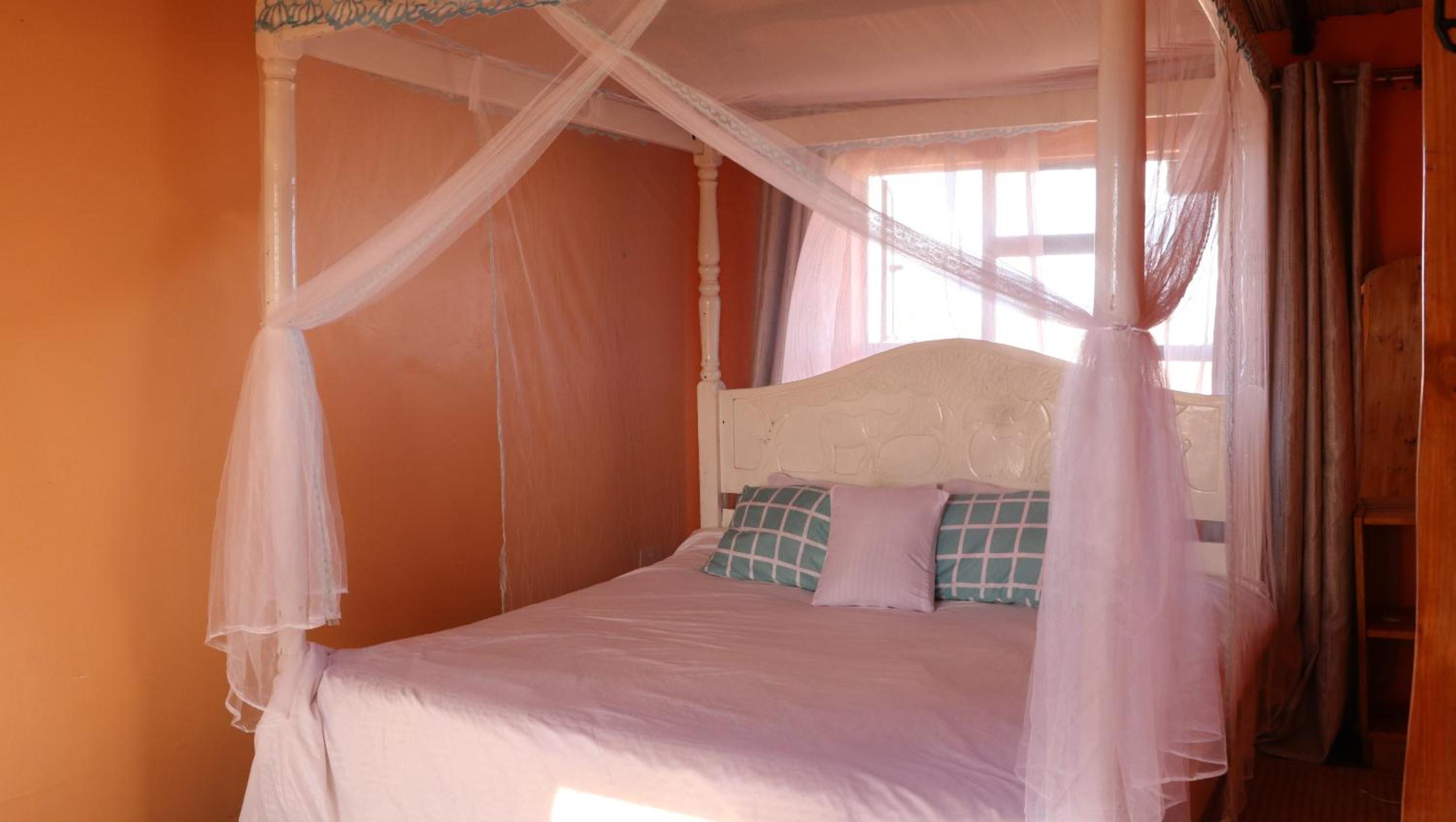 Amboseli RedHouse