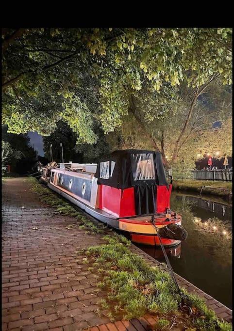 Hidden Gem Canal Facing Retreat with lovely walks view 2