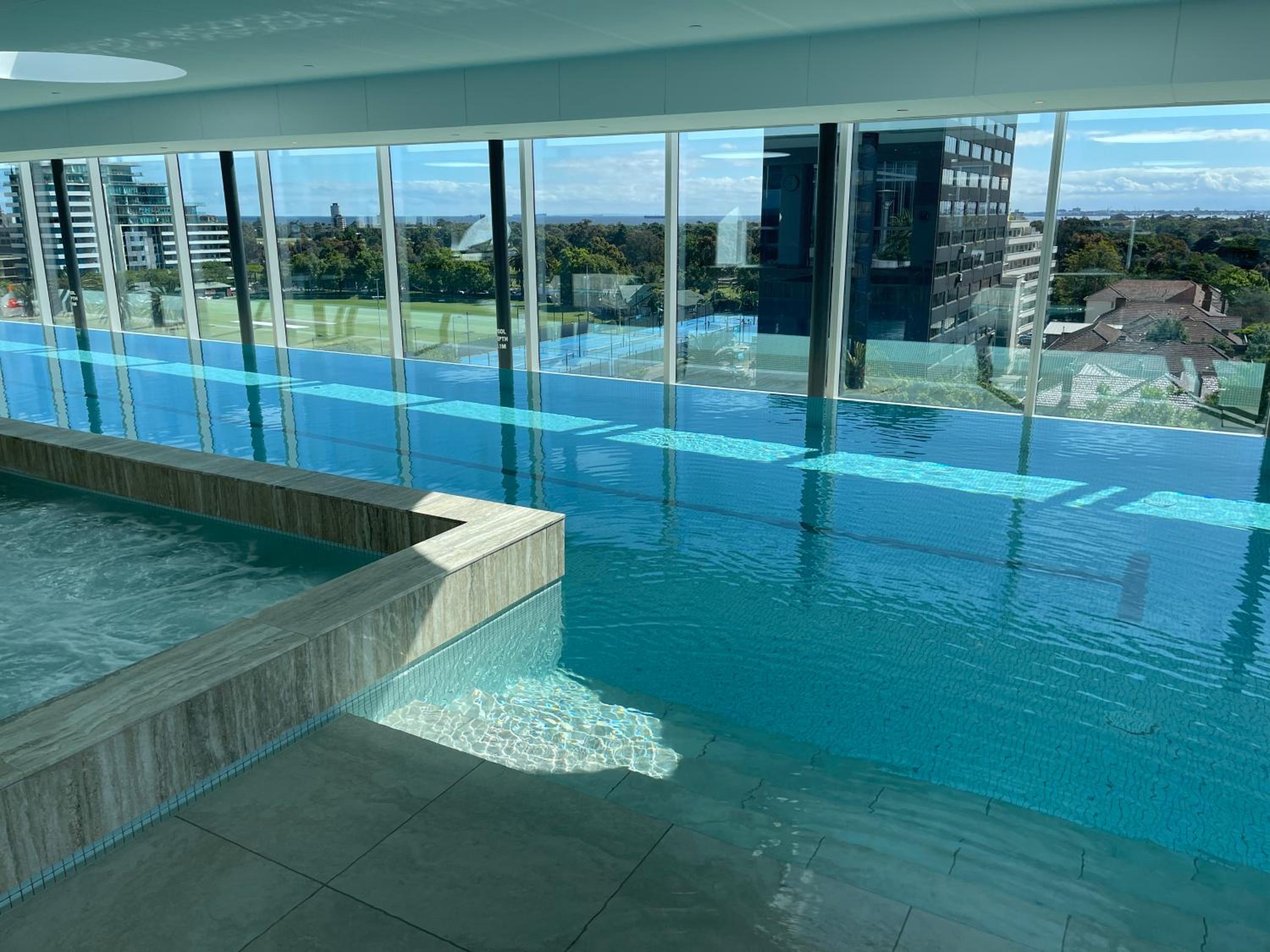 The Fawkner Apartment Bay-view pool/Gym Free Parking