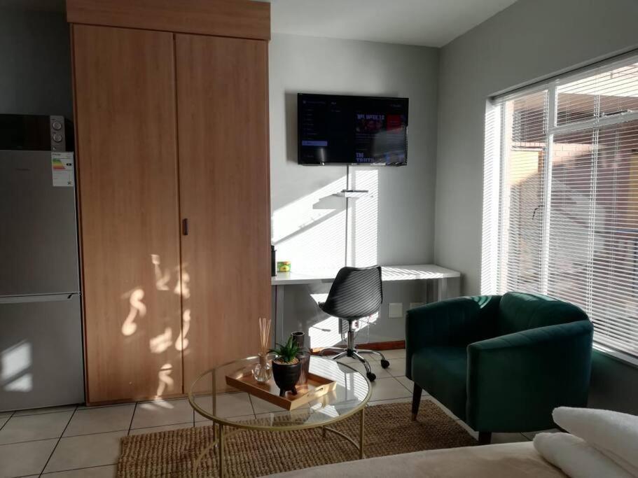 Cosy apartment with secure parking