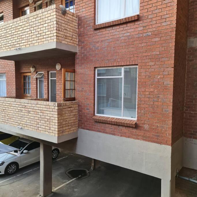 Cosy apartment with secure parking