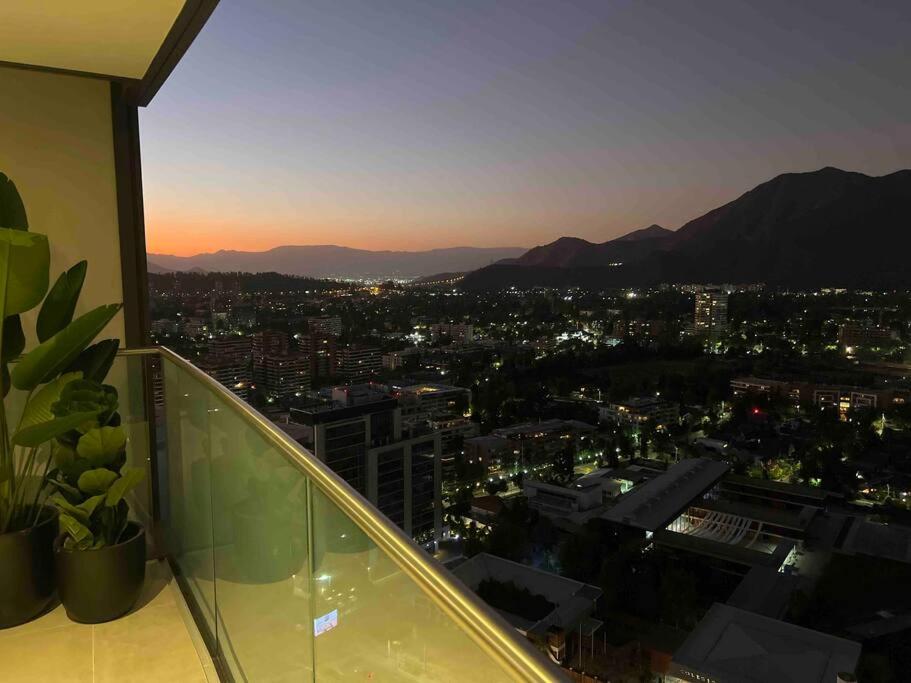 Luxury apartment 33th floor luxury district
