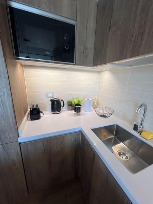 Luxury apartment 33th floor luxury district
