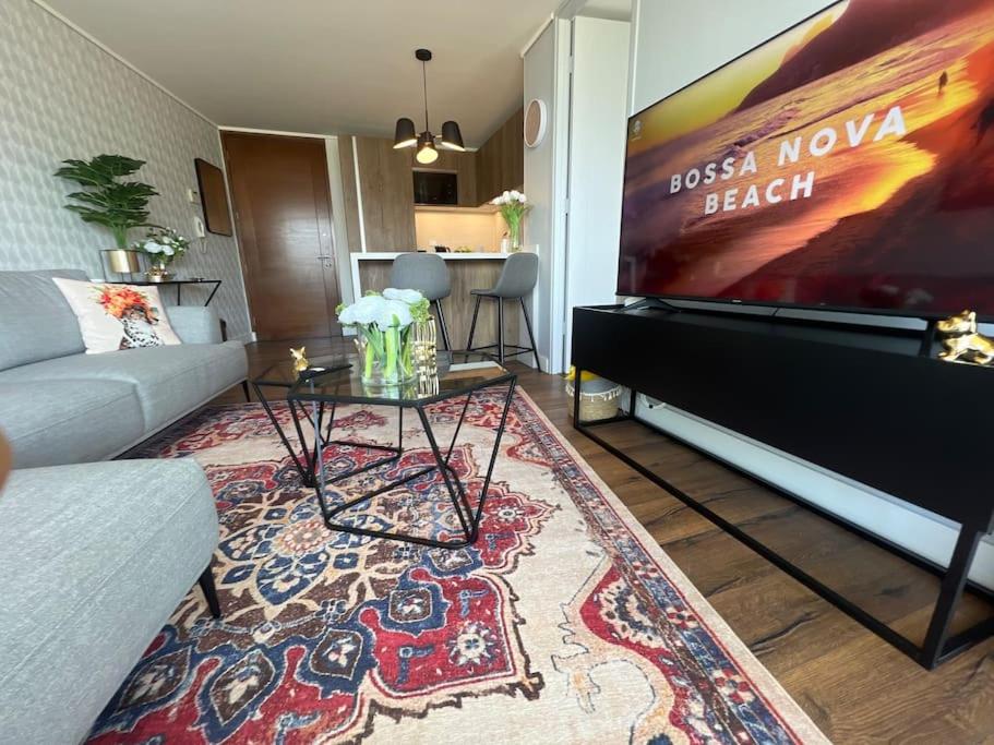 Luxury apartment 33th floor luxury district