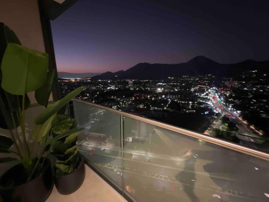 Luxury apartment 33th floor luxury district