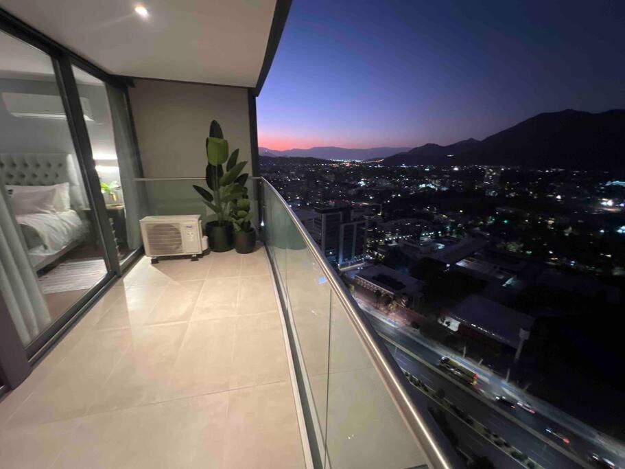 Luxury apartment 33th floor luxury district