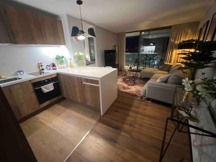 Luxury apartment 33th floor luxury district