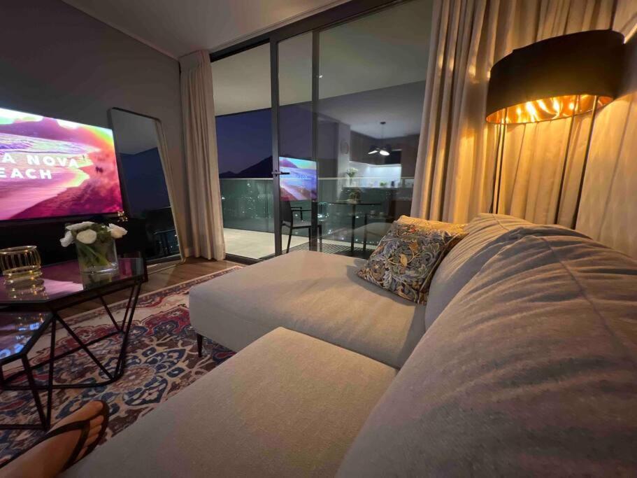 Luxury apartment 33th floor luxury district