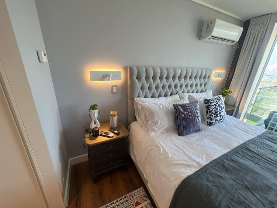 Luxury apartment 33th floor luxury district