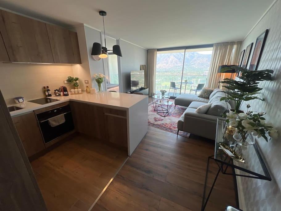 Luxury apartment 33th floor luxury district