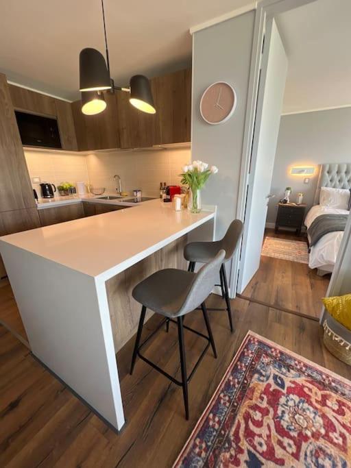 Luxury apartment 33th floor luxury district