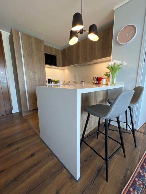 Luxury apartment 33th floor luxury district