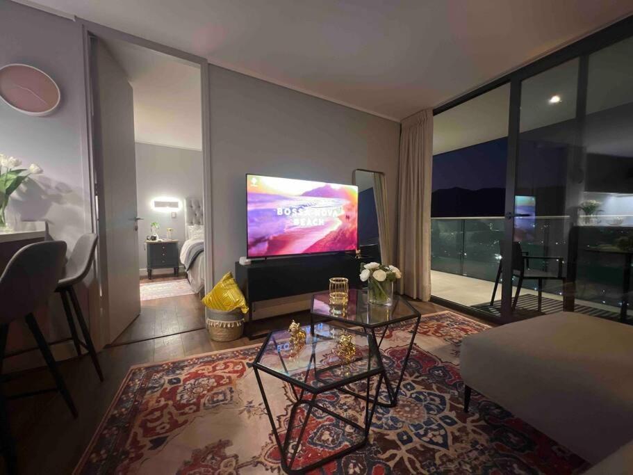 Luxury apartment 33th floor luxury district