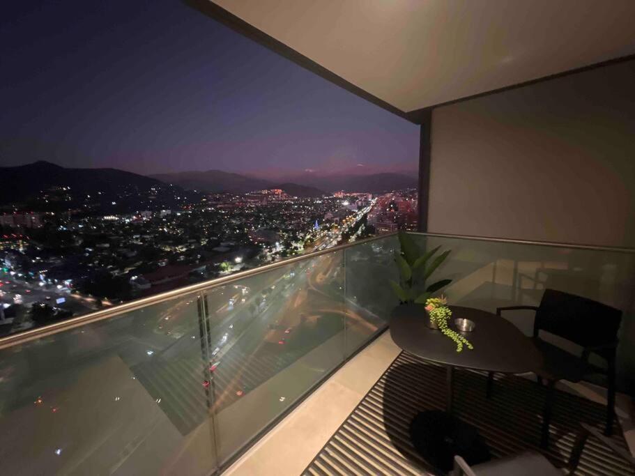 Luxury apartment 33th floor luxury district