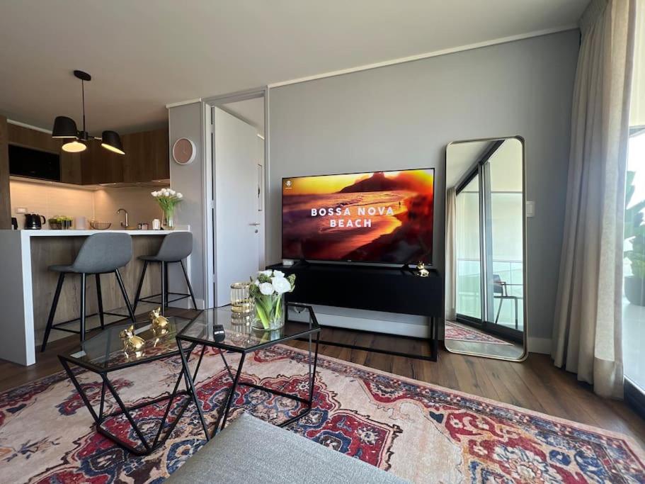 Luxury apartment 33th floor luxury district