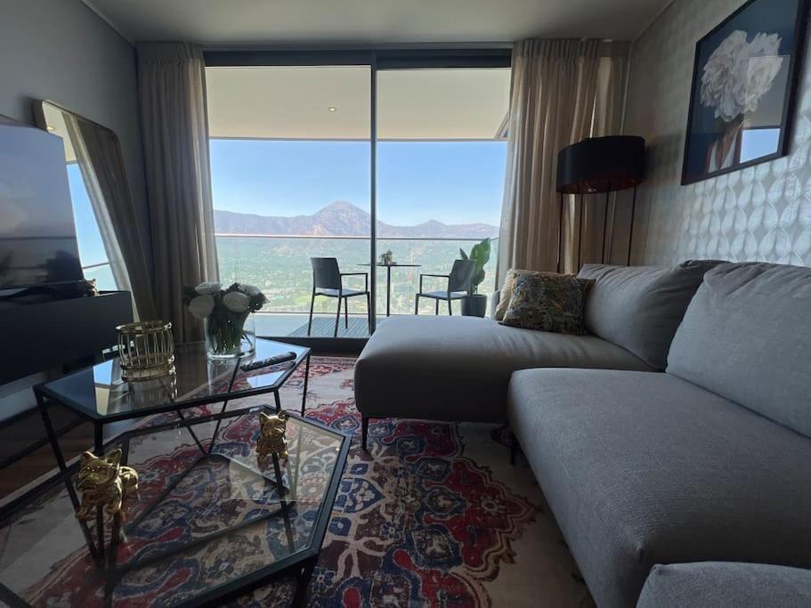 Luxury apartment 33th floor luxury district