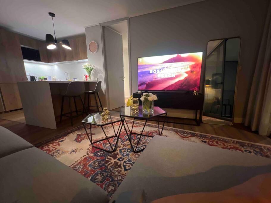 Luxury apartment 33th floor luxury district