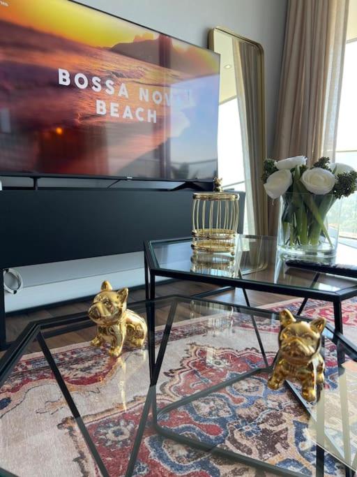 Luxury apartment 33th floor luxury district