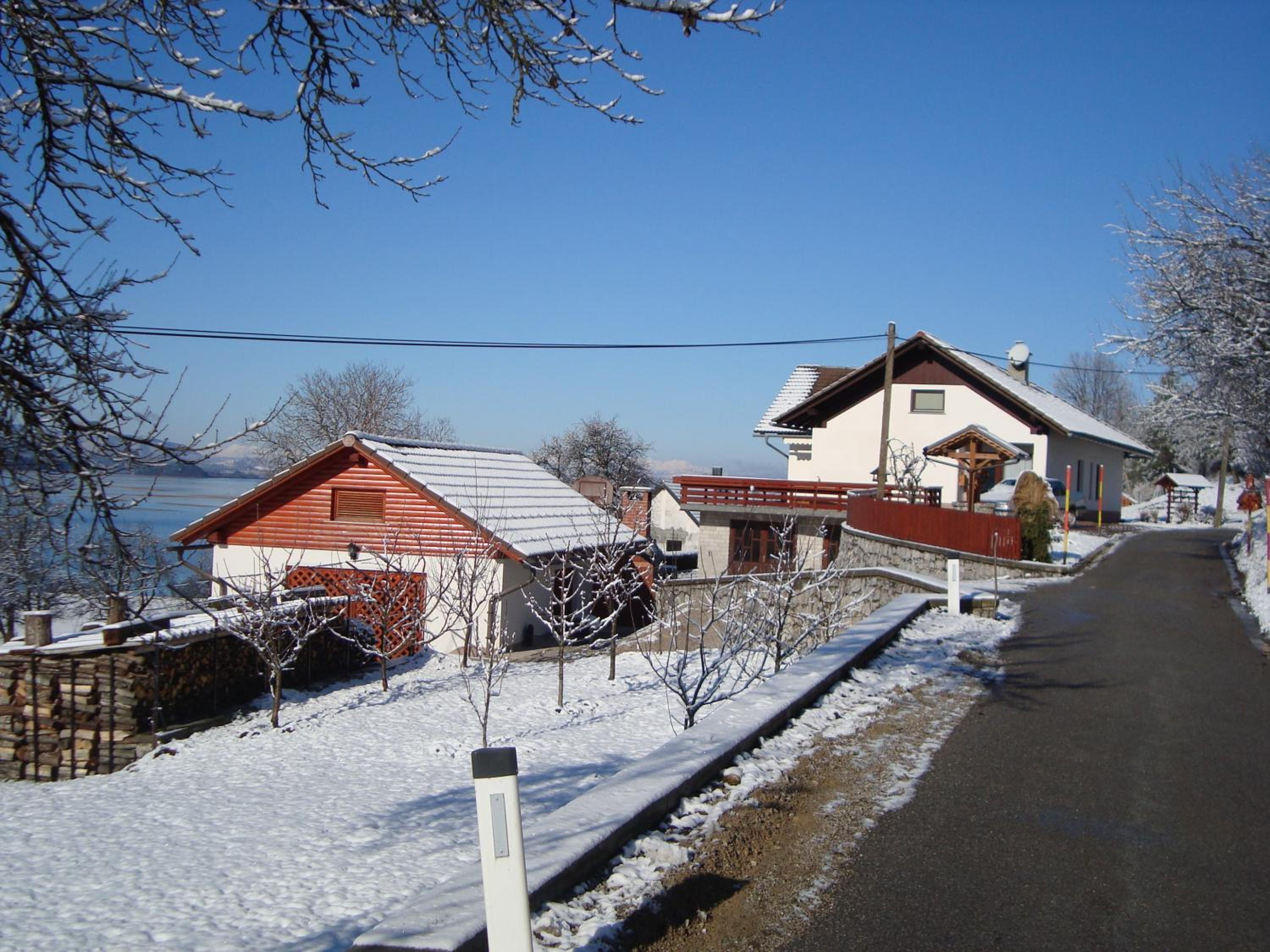 Prenočišča Jezero view 3