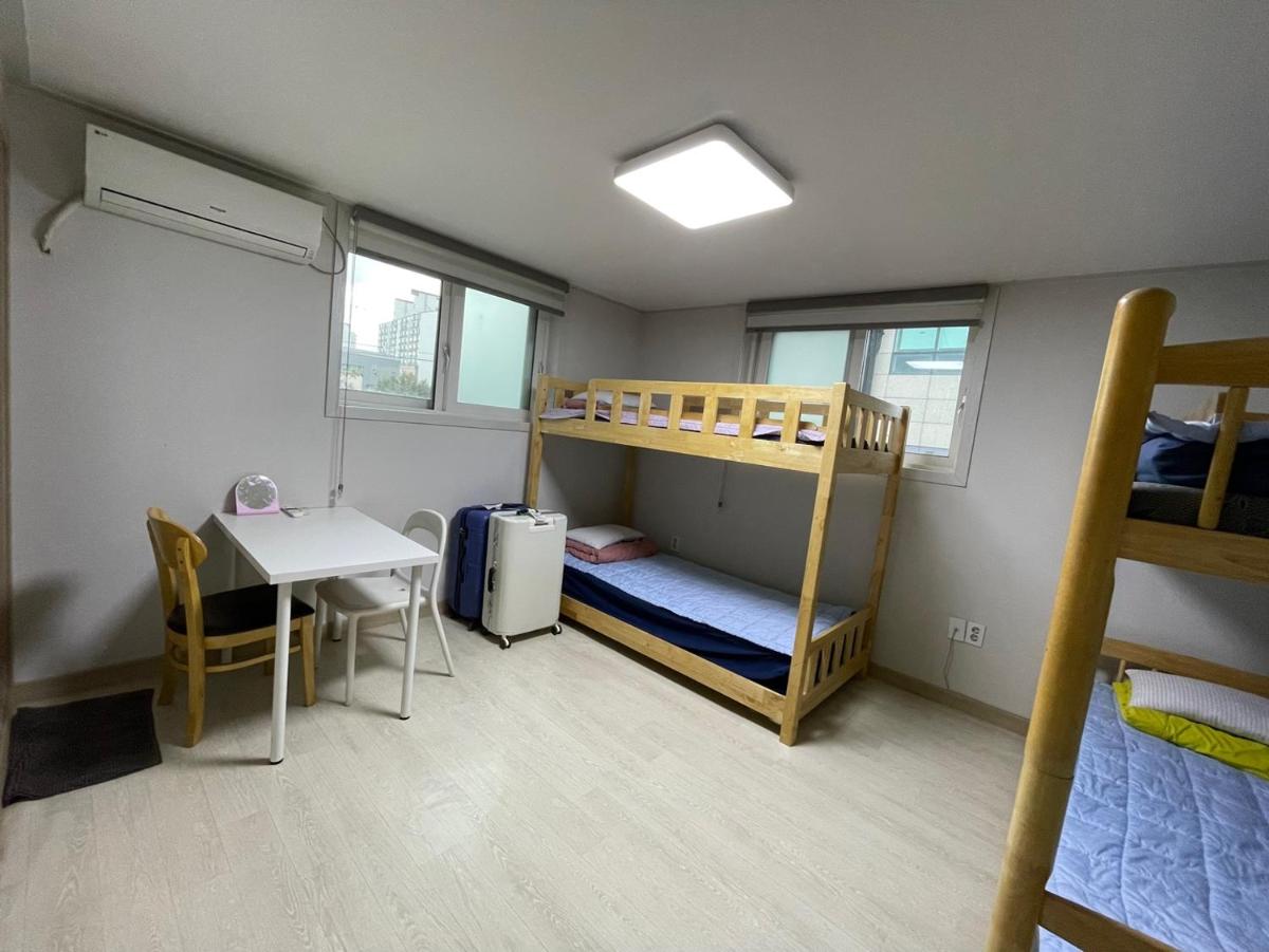 Twin Rabbit Guesthouse
