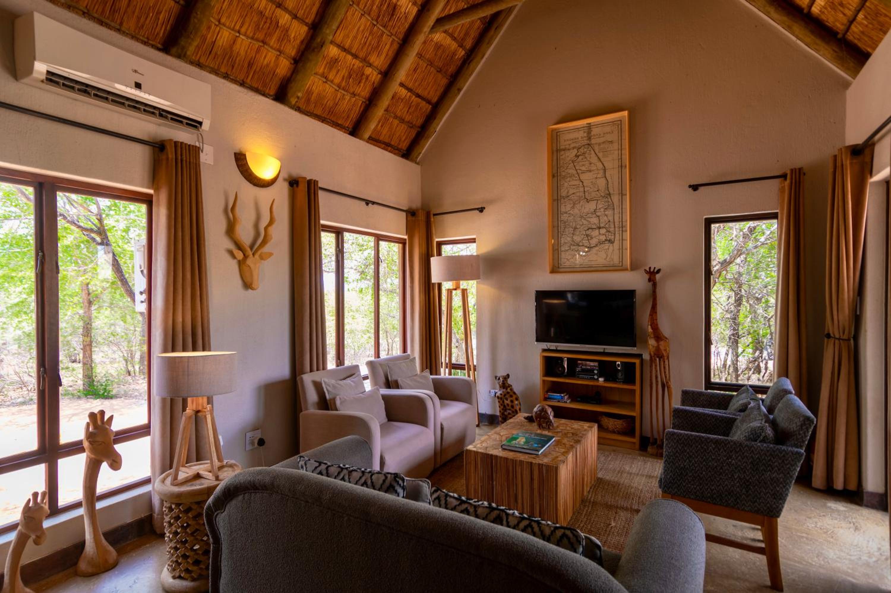 Giraffe Lodge