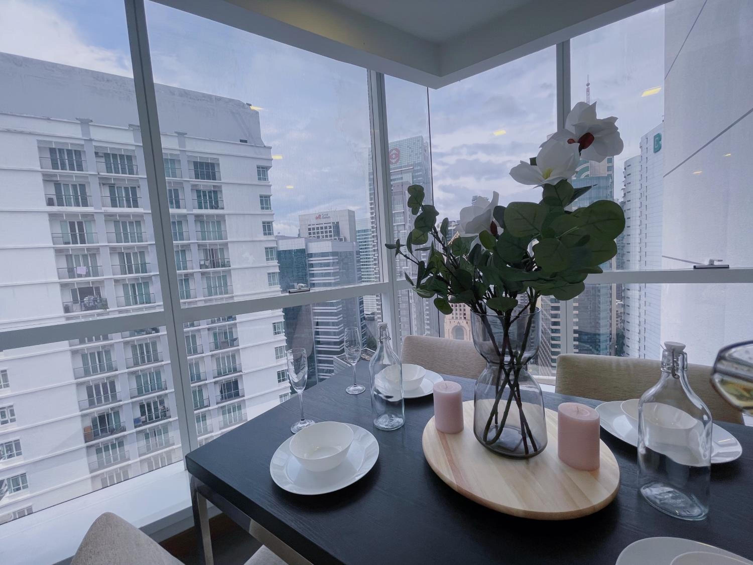 LUX SUITES KL City Pavilion Bukit Bintang with INFINITY POOL