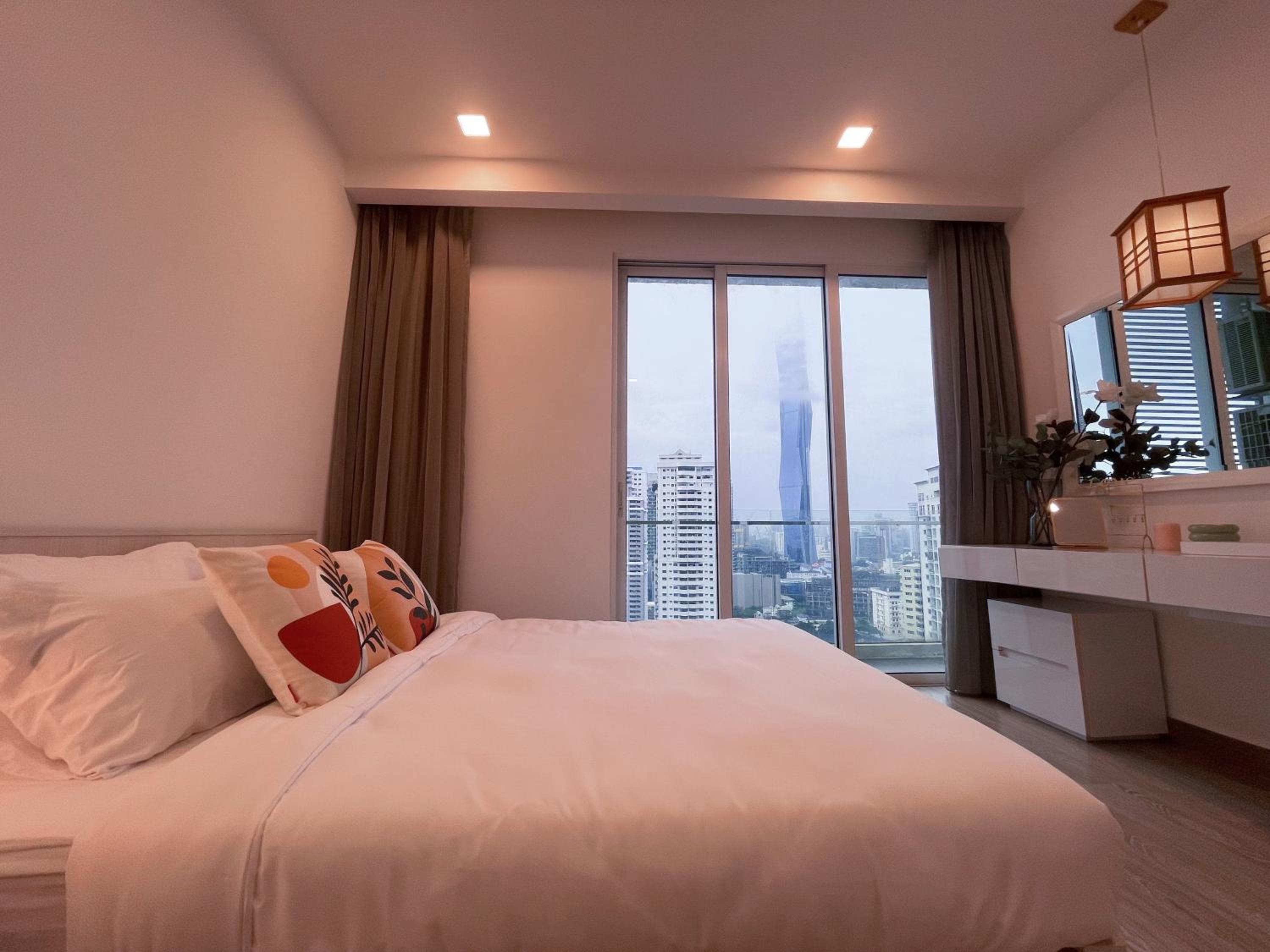 LUX SUITES KL City Pavilion Bukit Bintang with INFINITY POOL