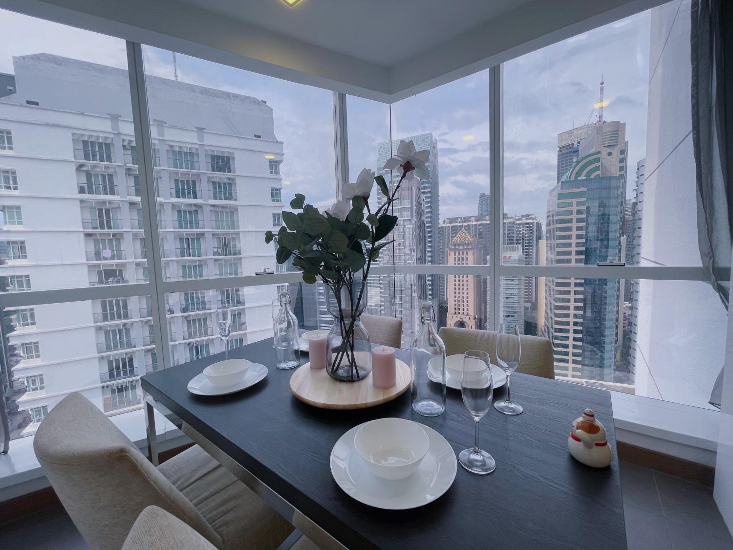 LUX SUITES KL City Pavilion Bukit Bintang with INFINITY POOL