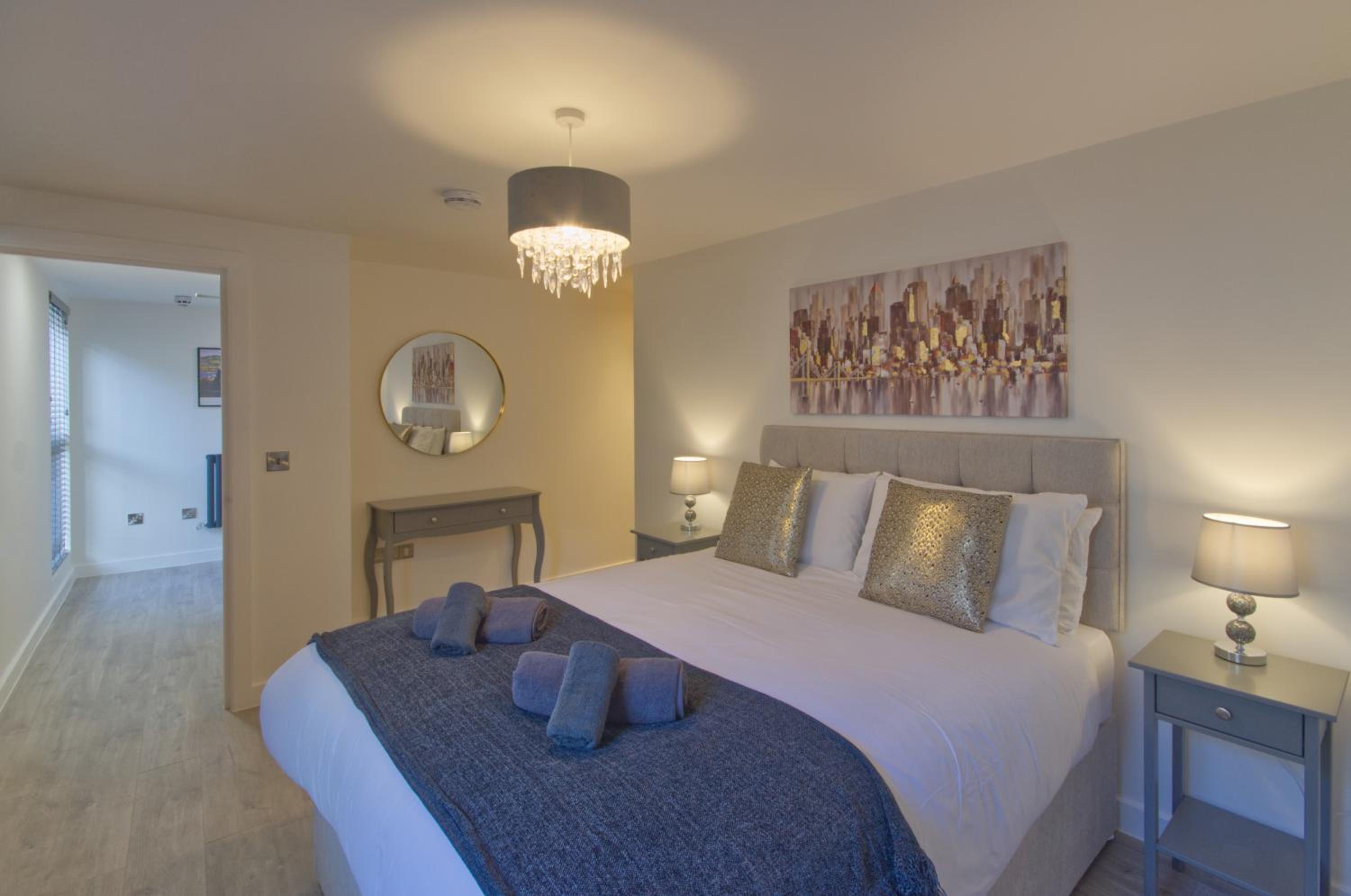 Marina Walk, New Luxury Coastal Apartment in The English Riviera, close to the Shops, Bars and Restaurants with Torquay Marina and Torre Abbey Sands Beach  view 2