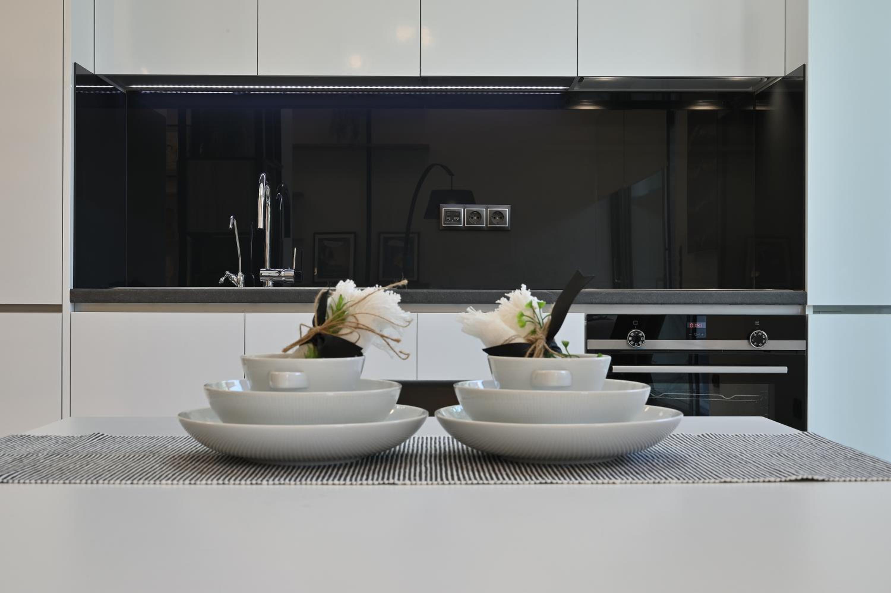 The Lop Athens Holidays Luxury Suites