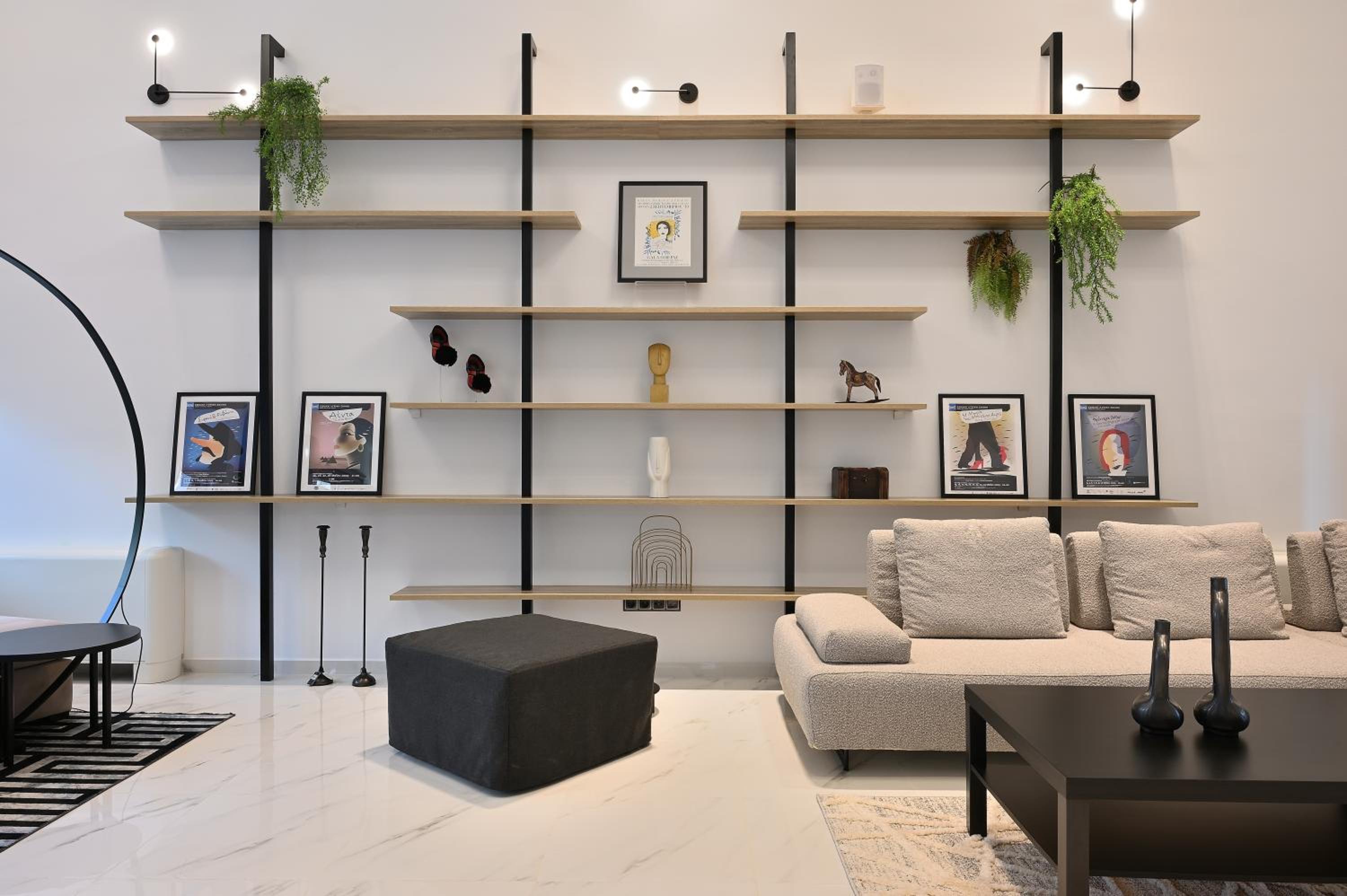 The Lop Athens Holidays Luxury Suites