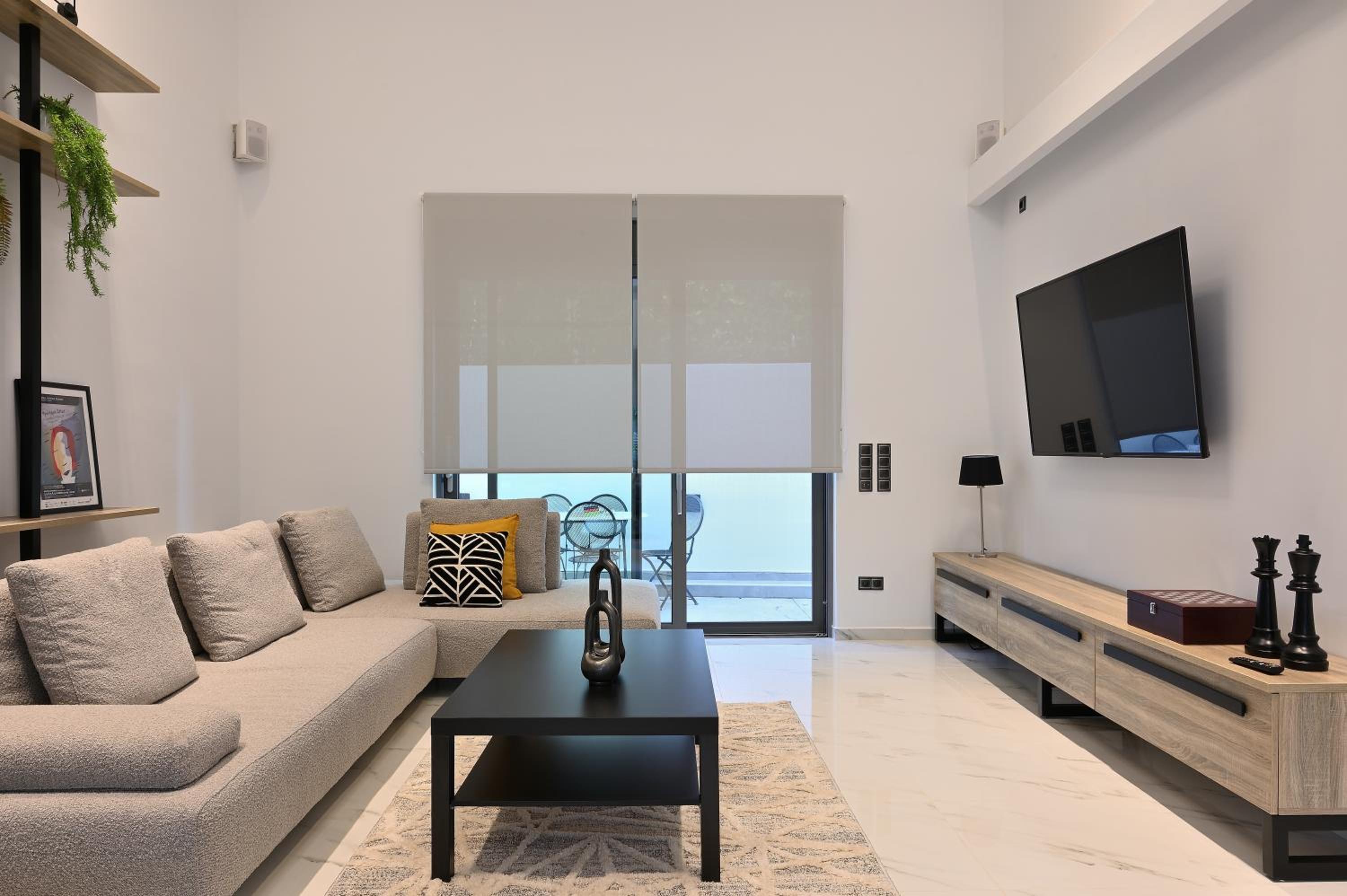 The Lop Athens Holidays Luxury Suites